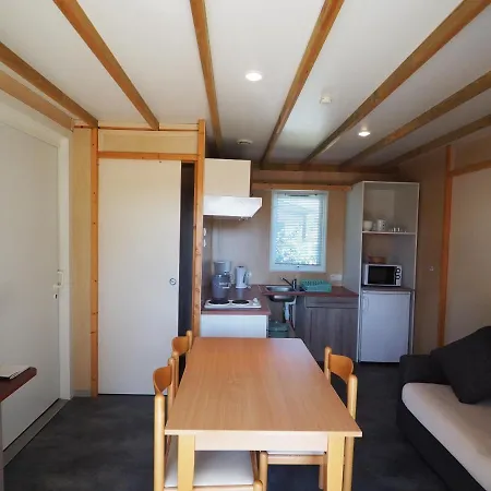 Le Sorlut 营地 Cozes